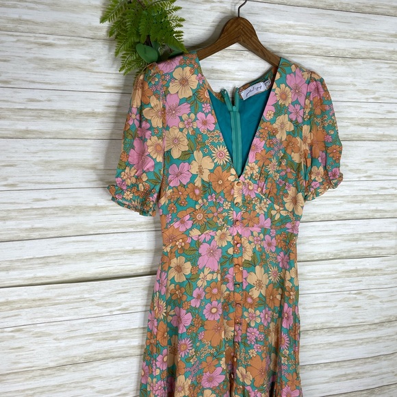 Petal and Pup Groovy Hippie Floral Print Ruffle Hem Mini Dress - Picture 2 of 4